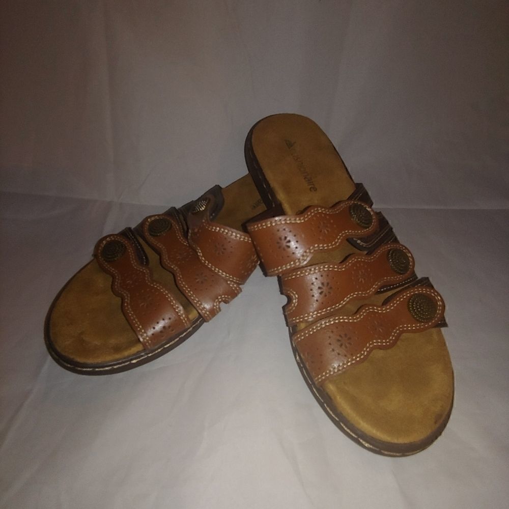 Women's Cushionaire Birdie Low Heel Slide Sandals Brown adjustable 6.5 M